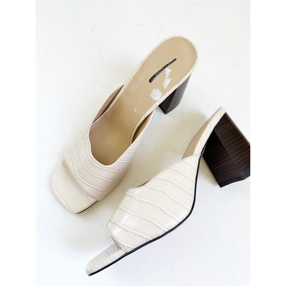 Ann Taylor Embossed Leather High Block Heel Mules - Tan Size 11 - Picture 2 of 6